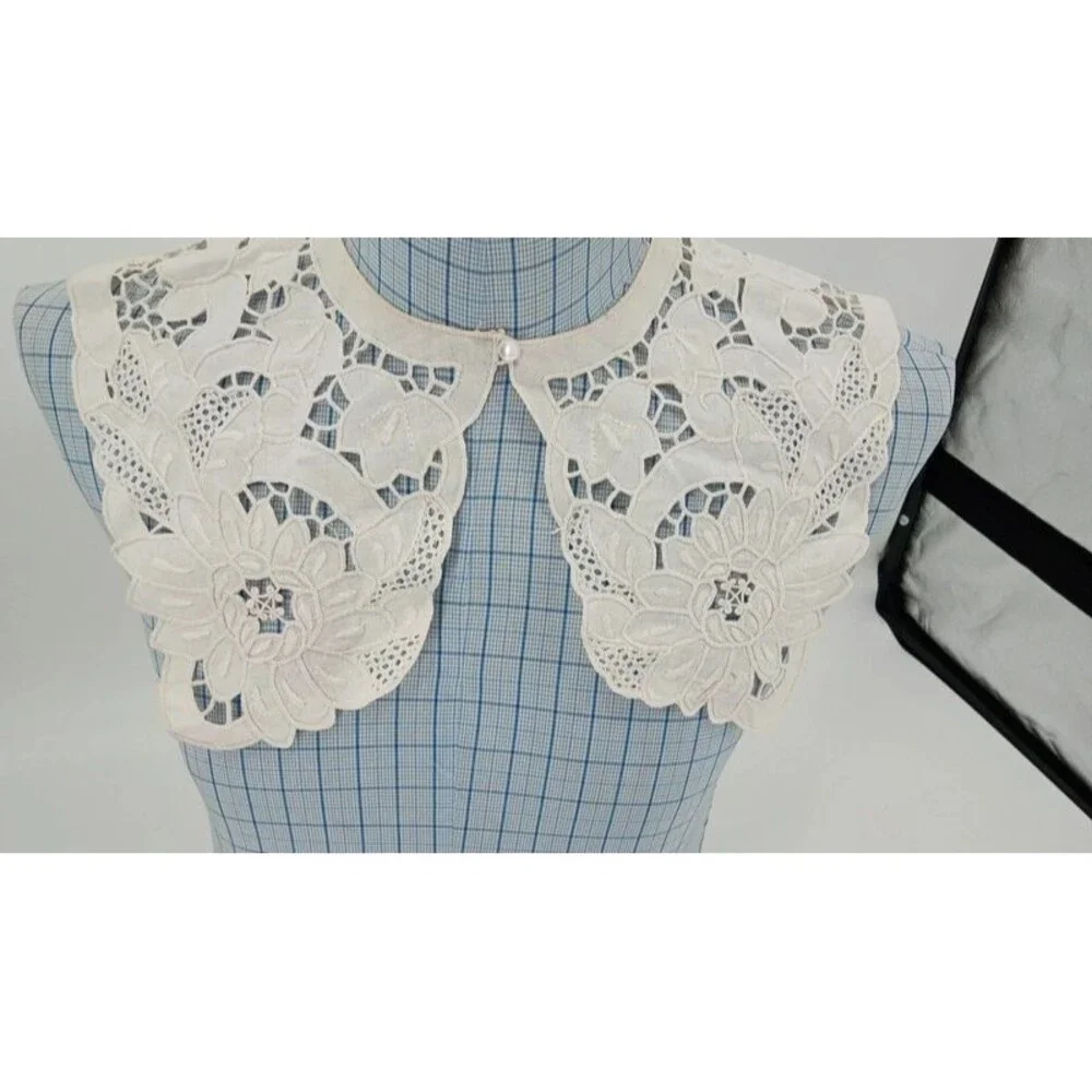 Vintage White Embroidered Lace Detachable Bib Collar Pearl Button Romantic OS